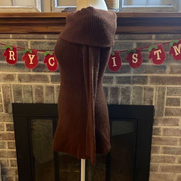 Urban Outfitters - Grace Off-The-Shoulder Romper size XS - Picture 7 of 9